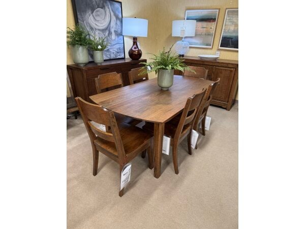 Vaughan Bassett Table and 6 Chairs Clearance