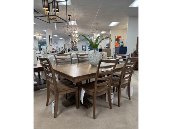 Vaughan Bassett Table and 6 Chairs Clearance 4 Vaughan Bassett Table and 6 Chairs Clearance 4