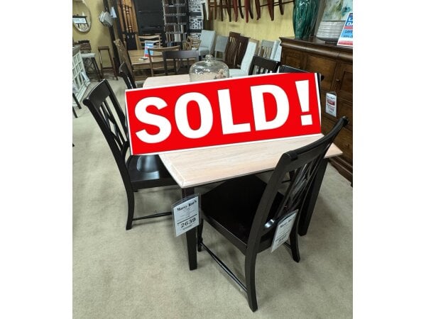 Vaughan Bassett Table and 6 Chairs Clearance 3 Vaughan Bassett Table and 6 Chairs Clearance 3
